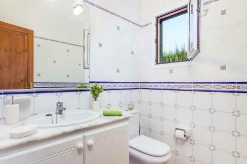 Cala Galdana Villa Sleeps 6 With Pool Air Con And Wifi