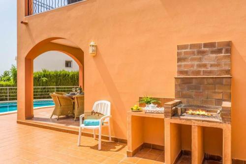 Cala Galdana Villa Sleeps 6 With Pool Air Con And Wifi