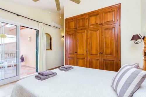Cala Galdana Villa Sleeps 6 With Pool Air Con And Wifi
