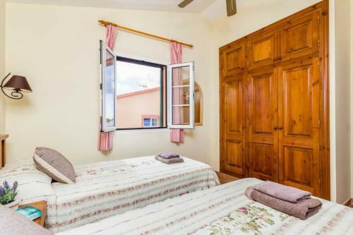 Cala Galdana Villa Sleeps 6 With Pool Air Con And Wifi