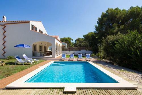 Cala Galdana Villa Sleeps 8 With Pool Air Con And Wifi