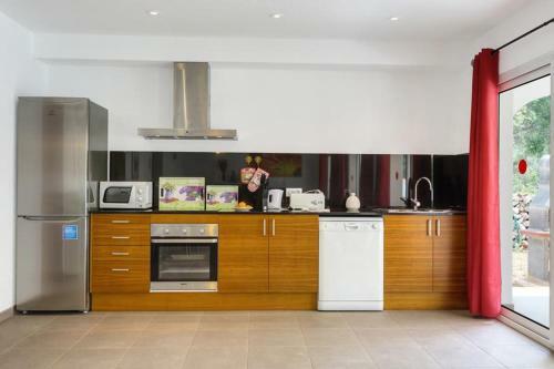 Cala Galdana Villa Sleeps 8 With Pool Air Con And Wifi