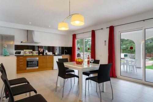 Cala Galdana Villa Sleeps 8 With Pool Air Con And Wifi