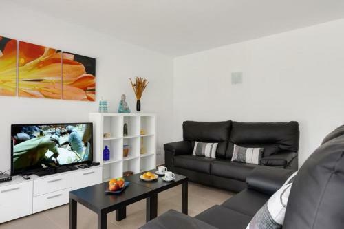 Cala Galdana Villa Sleeps 8 With Pool Air Con And Wifi