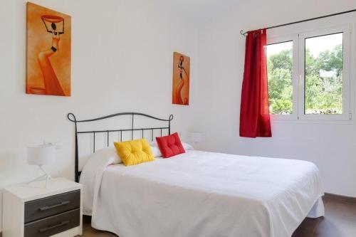 Cala Galdana Villa Sleeps 8 With Pool Air Con And Wifi