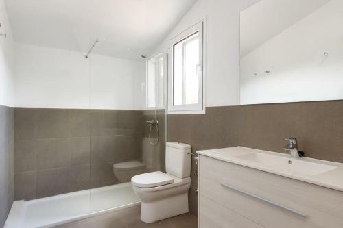 Cala Galdana Villa Sleeps 8 With Pool Air Con And Wifi