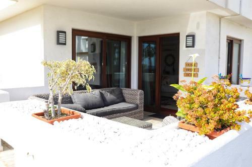 Lets In The Sun Los Flamingos Apartment
