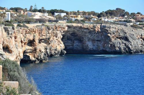 Villa Casa Cabrera- En Primera Linea de Mar- Cala Pi-