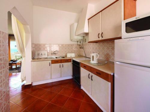 Seaview Apartments
