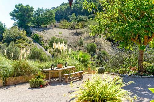 Son Macia Villa Sleeps 6 With Pool And Air Con