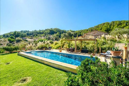 Son Macia Villa Sleeps 6 With Pool And Air Con