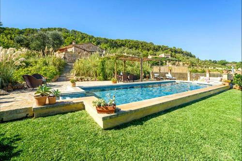 Son Macia Villa Sleeps 6 With Pool And Air Con