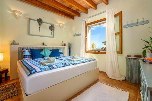 Son Macia Villa Sleeps 6 With Pool And Air Con