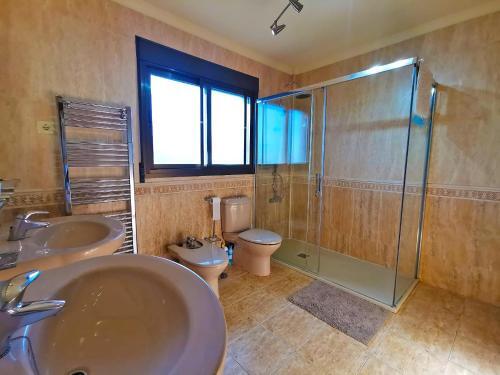 Calla de Mijas Villa Sleeps 10 With Pool Air Con And Wifi