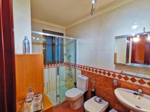 Calla de Mijas Villa Sleeps 10 With Pool Air Con And Wifi