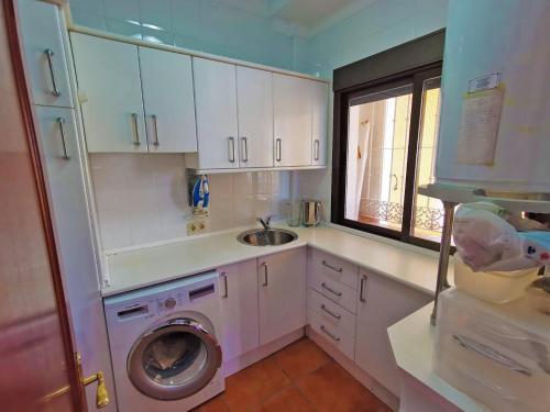 Calla de Mijas Villa Sleeps 10 With Pool Air Con And Wifi