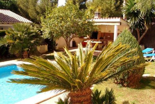 Coma-ruga Villa Sleeps 8 Pool