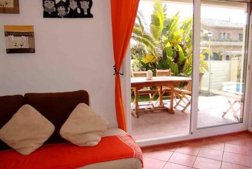 Coma-ruga Villa Sleeps 8 Pool