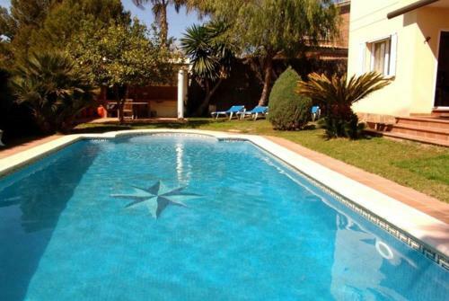 Coma-ruga Villa Sleeps 8 Pool