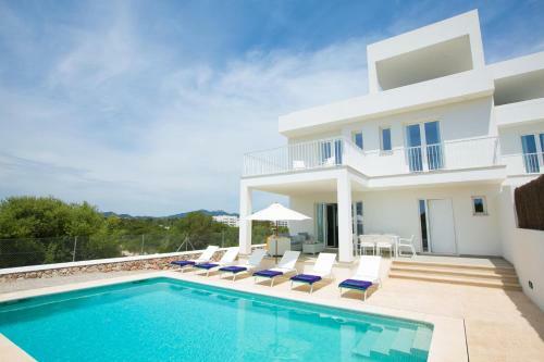Cala D'or Villa Sleeps 6 With Pool And Air Con