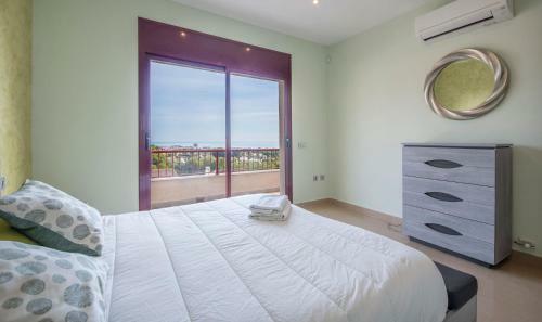 R115 Villa Pinell Panoramic