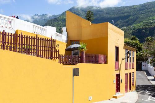 Canarian House With Views And Pool