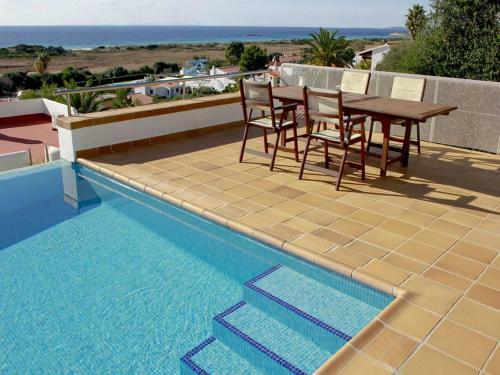 Casa Magdalena - Classic Style Three Bedroom Villa - Close To Beach
