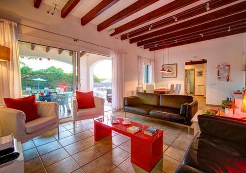 Villa Sargantana Negra / Pamelas