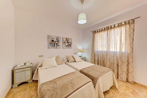 Playa de Muro Villa Sleeps 6 With Air Con And Wifi