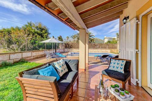 Playa de Muro Villa Sleeps 6 With Air Con And Wifi
