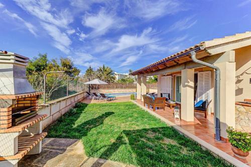 Playa de Muro Villa Sleeps 6 With Air Con And Wifi