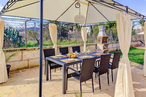 Playa de Muro Villa Sleeps 6 With Air Con And Wifi