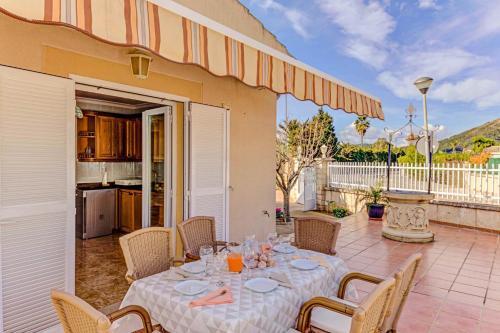 Playa de Muro Villa Sleeps 6 With Air Con And Wifi