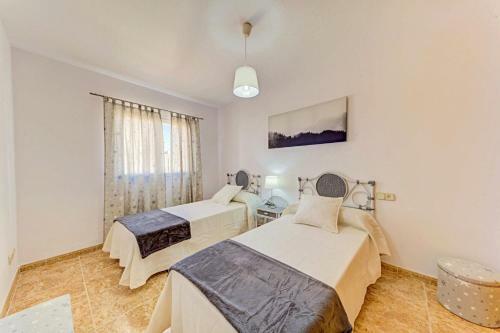 Playa de Muro Villa Sleeps 6 With Air Con And Wifi