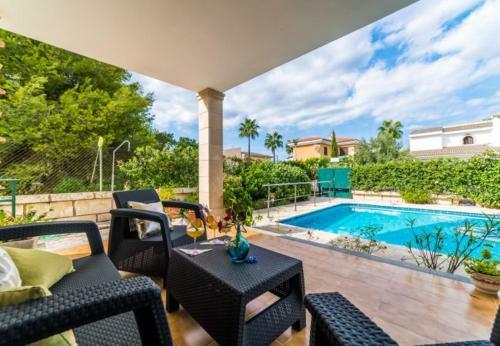 Playa de Muro Holiday Home Sleeps 8 With Pool And Wifi