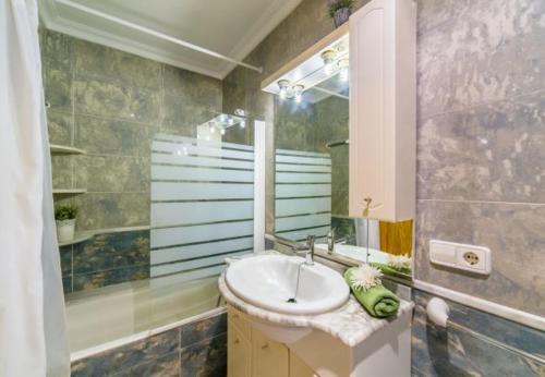 Playa de Muro Holiday Home Sleeps 8 With Pool And Wifi