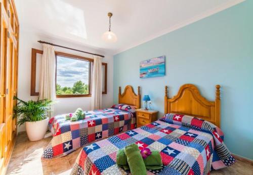 Playa de Muro Holiday Home Sleeps 8 With Pool And Wifi