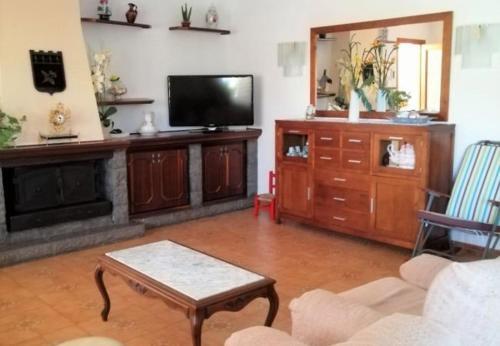Playa de Muro Holiday Home Sleeps 8 With Pool And Wifi