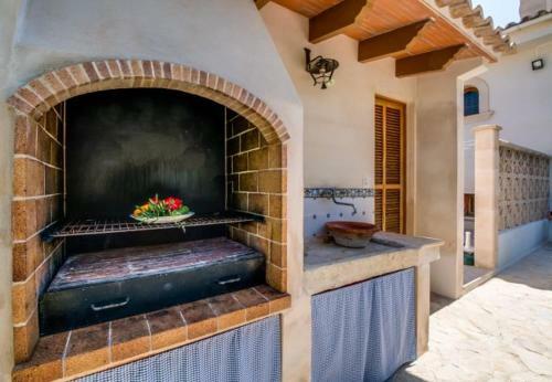 Playa de Muro Villa Sleeps 8 With Air Con