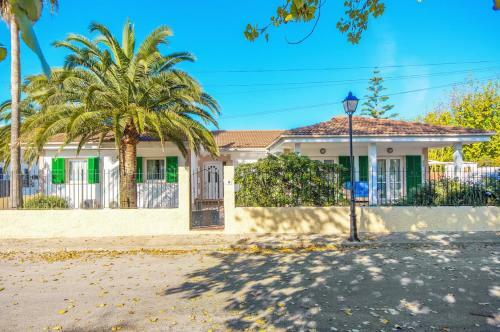 Villa Miquel