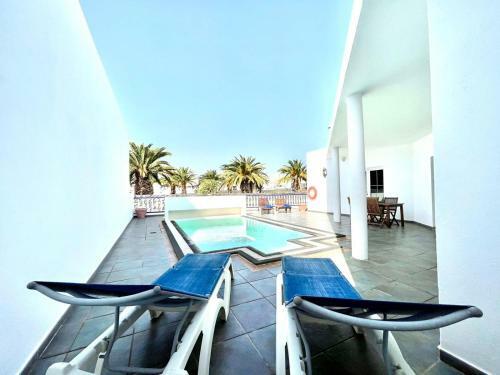 Villa Con Piscina Privada Y Terraza En Lanzarote