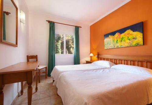 Sant Vicent de Sa Cala Apartment Sleeps 4 With Pool And Wifi