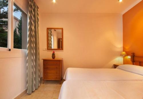 Sant Vicent de Sa Cala Apartment Sleeps 6 With Pool And Wifi