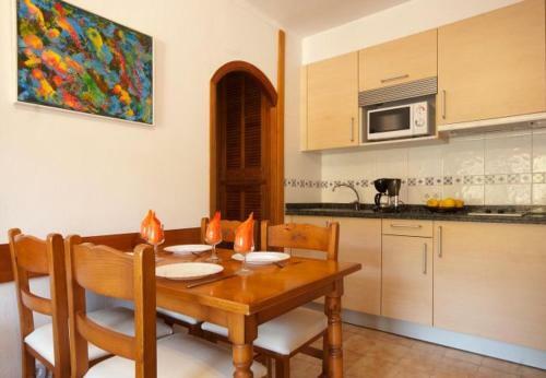 Sant Vicent de Sa Cala Apartment Sleeps 4 With Pool And Wifi
