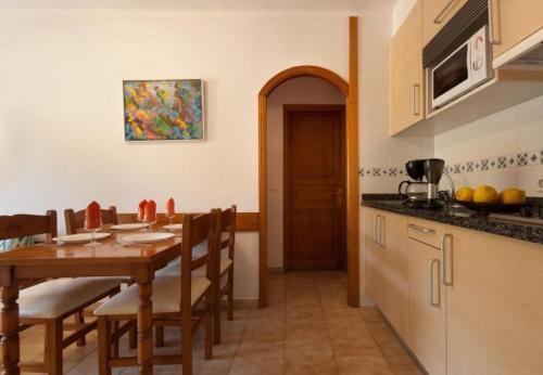 Sant Vicent de Sa Cala Apartment Sleeps 4 With Pool And Wifi
