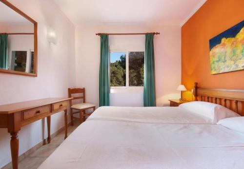 Sant Vicent de Sa Cala Apartment Sleeps 4 With Pool And Wifi