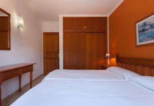 Sant Vicent de Sa Cala Apartment Sleeps 5 With Pool And Wifi