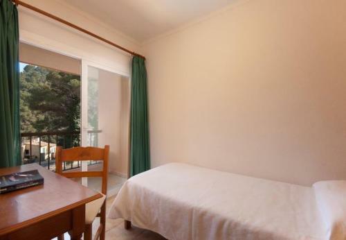 Sant Vicent de Sa Cala Apartment Sleeps 5 With Pool And Wifi