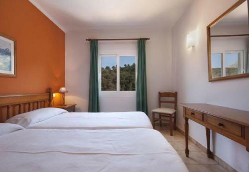 Sant Vicent de Sa Cala Apartment Sleeps 5 With Pool And Wifi
