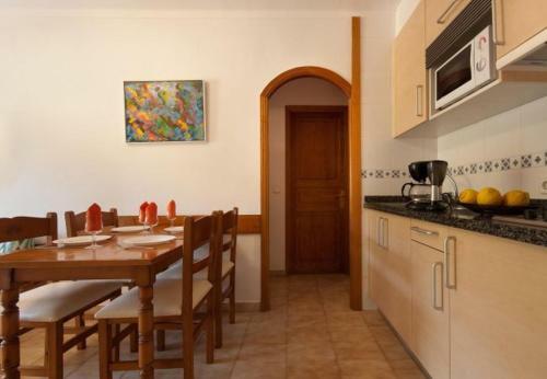 Sant Vicent de Sa Cala Apartment Sleeps 4 With Pool And Wifi